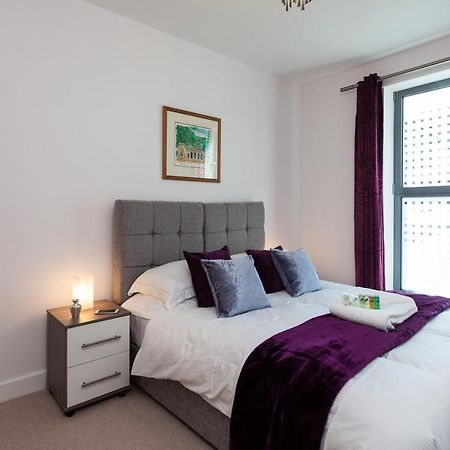 Self-Contained Town Centre One Bedroom Apartments By Helmswood Serviced Apartments Редхилл Экстерьер фото