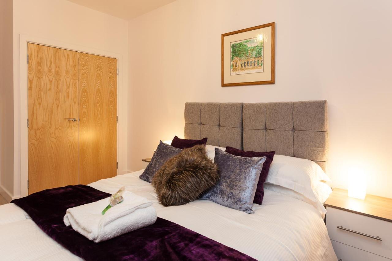 Self-Contained Town Centre One Bedroom Apartments By Helmswood Serviced Apartments Редхилл Экстерьер фото